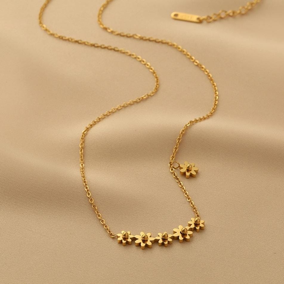 Anti Tarnish Flower Necklace
